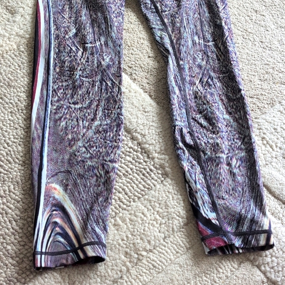 Stylish Multicolor Lululemon set - Picture 4 of 11